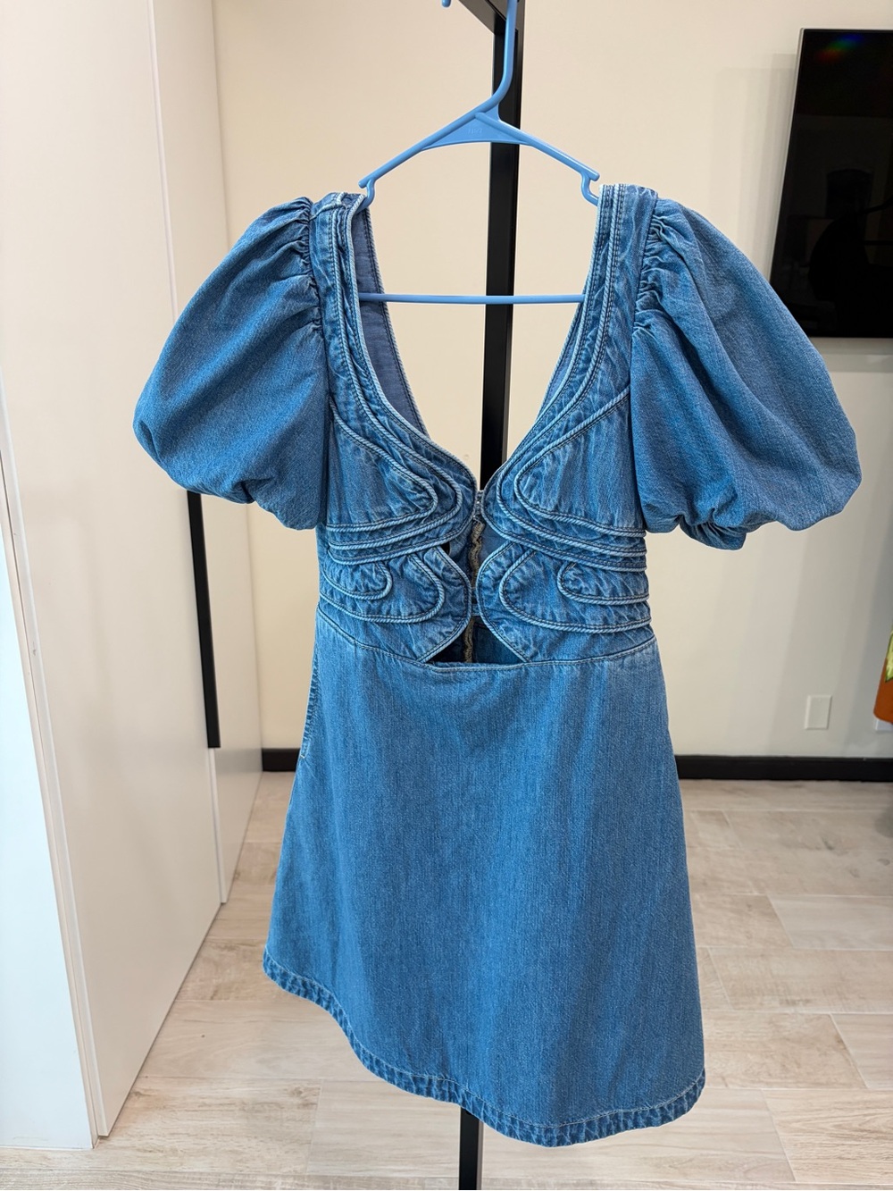 Farm Rio: DENIM LOOP MINİ DRESS - Picture 12 of 12